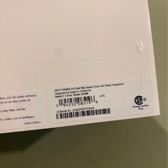 AirPod Max - Picture 3 of 3